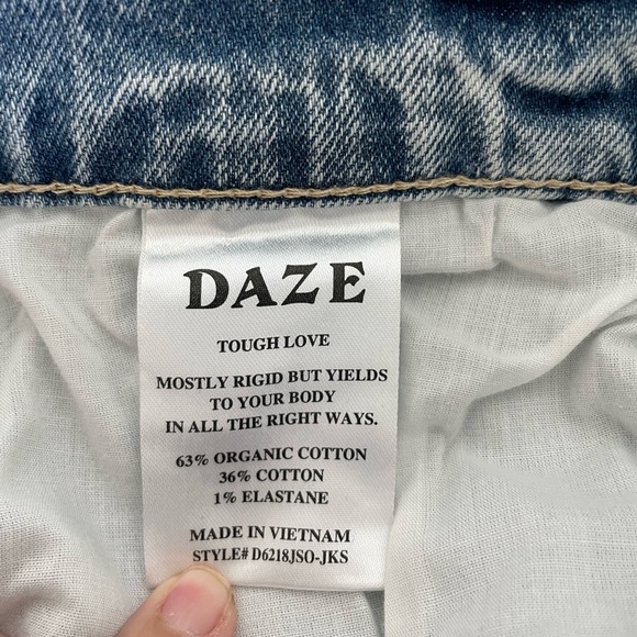 NWT Urban Outfitters Brand Daze Denim Go-Getter High Rise Flare Jeans; Size 29 - Picture 5 of 5